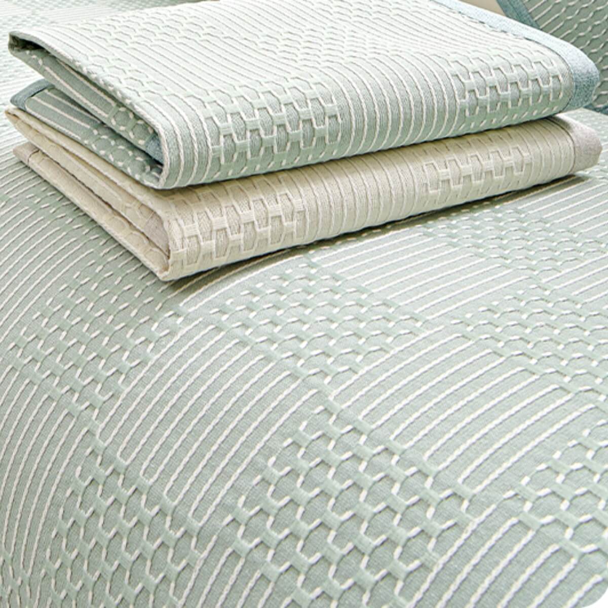 Cotton and Linen Sofa Cushion, Four-Season Universal Light Luxury Sofa Cover
