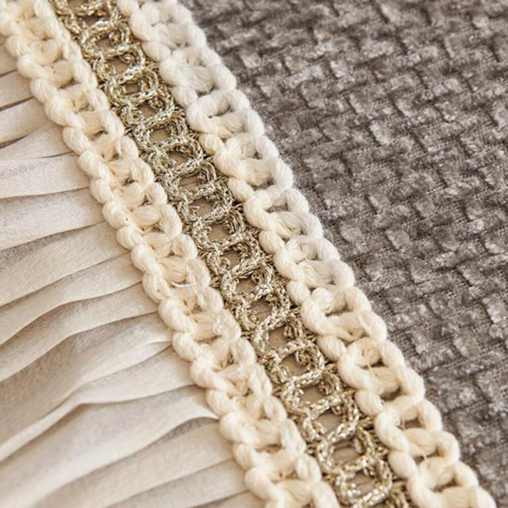 Classic Chenille All-Season Sofa Protector Cover - Wear-Resistant Furniture Mat with Elegant Lace Trim