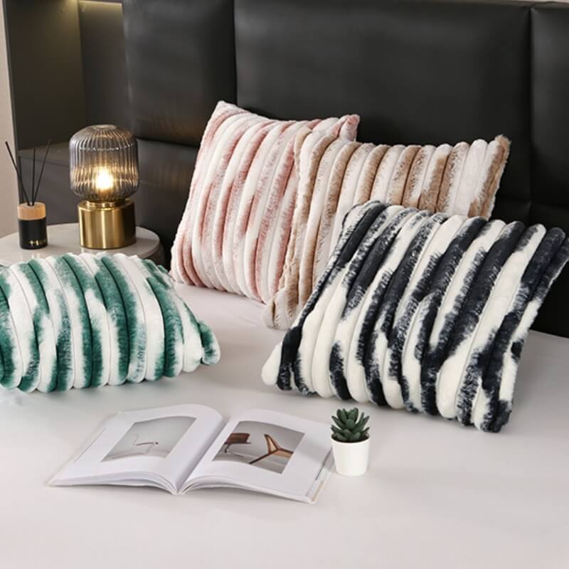 Cuscino decorativo in morbido peluche a blocchi di colore
