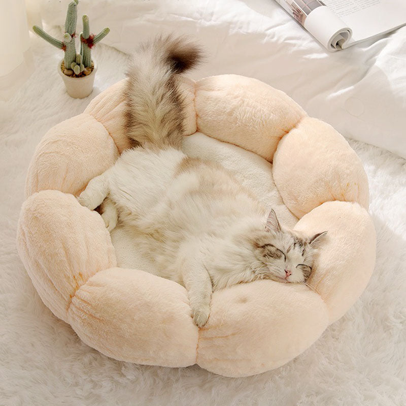 Flower-Shaped Enclosed Cat Bed